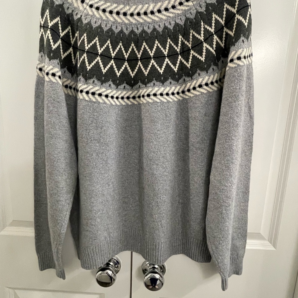 Weatherproof Vintage Gray Sweater with Pattern - Picture 4 of 5